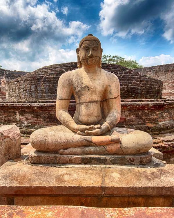 Cultural landmarks and temples in Sri Lanka