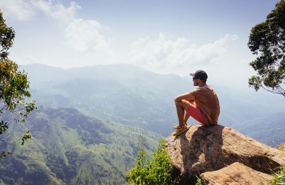 Adventure travel experience in Sri Lanka featuring hiking, nature, and scenic outdoor landscapes